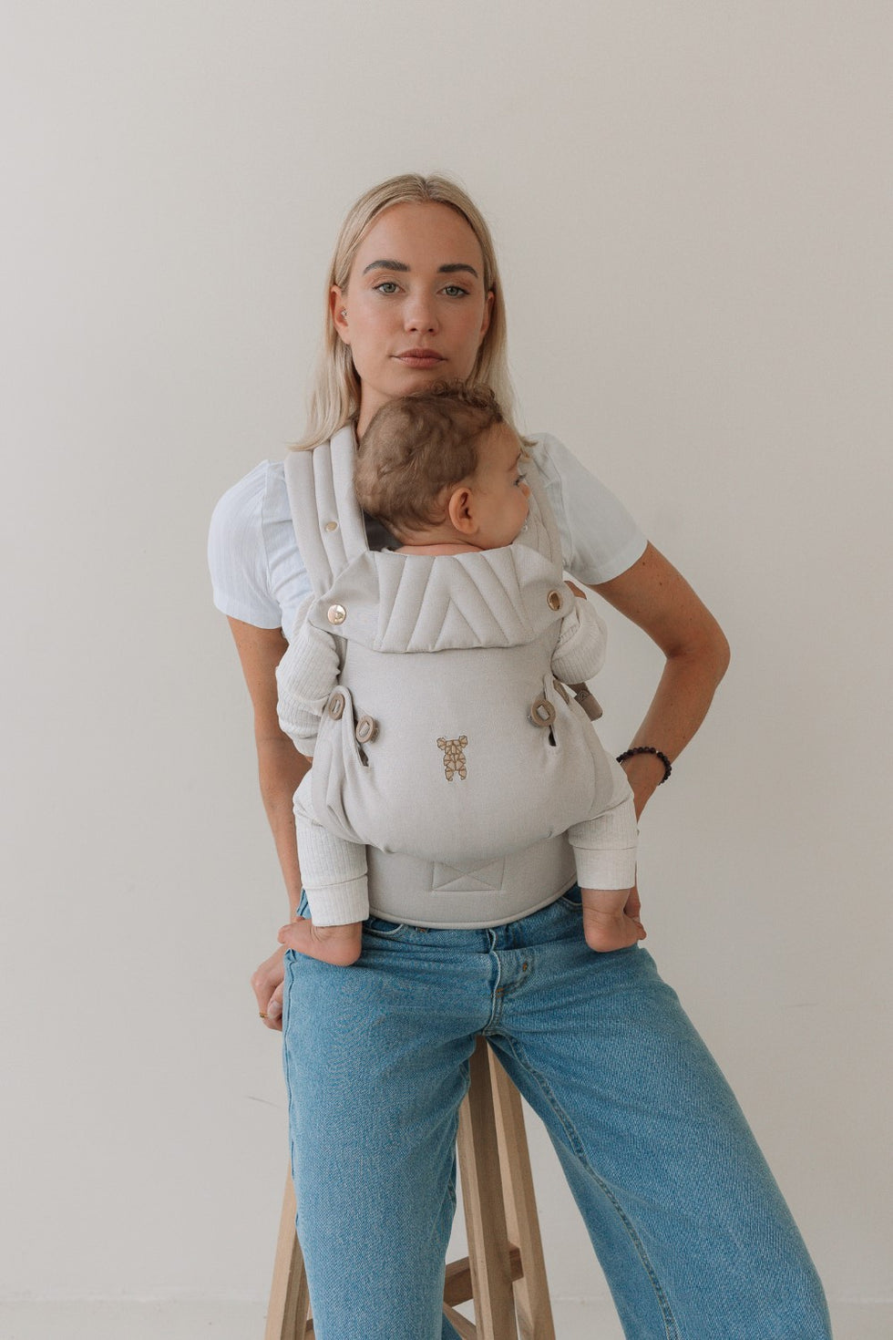 Discover the Best Baby Carrier for Your Newborn at QOALÉ