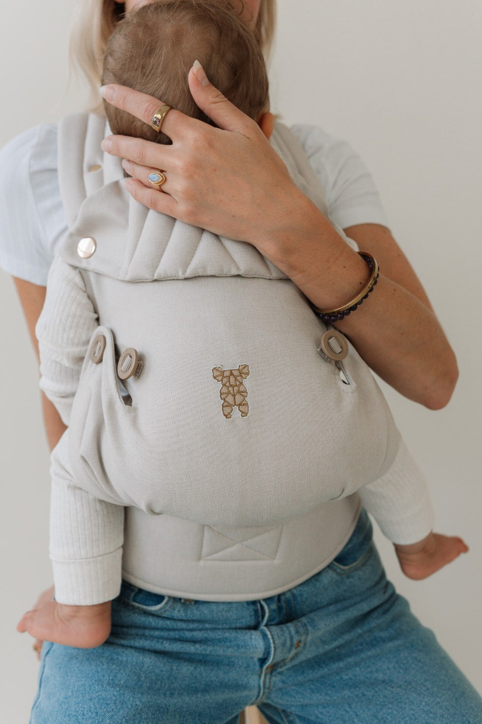 Discover the Best Baby Carrier for Your Newborn at QOALÉ