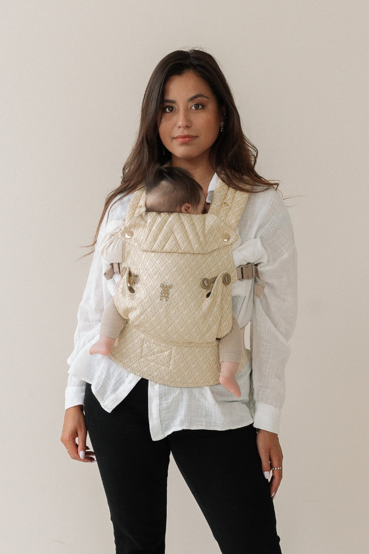 Discover the Best Baby Carrier for Your Newborn at QOALÉ