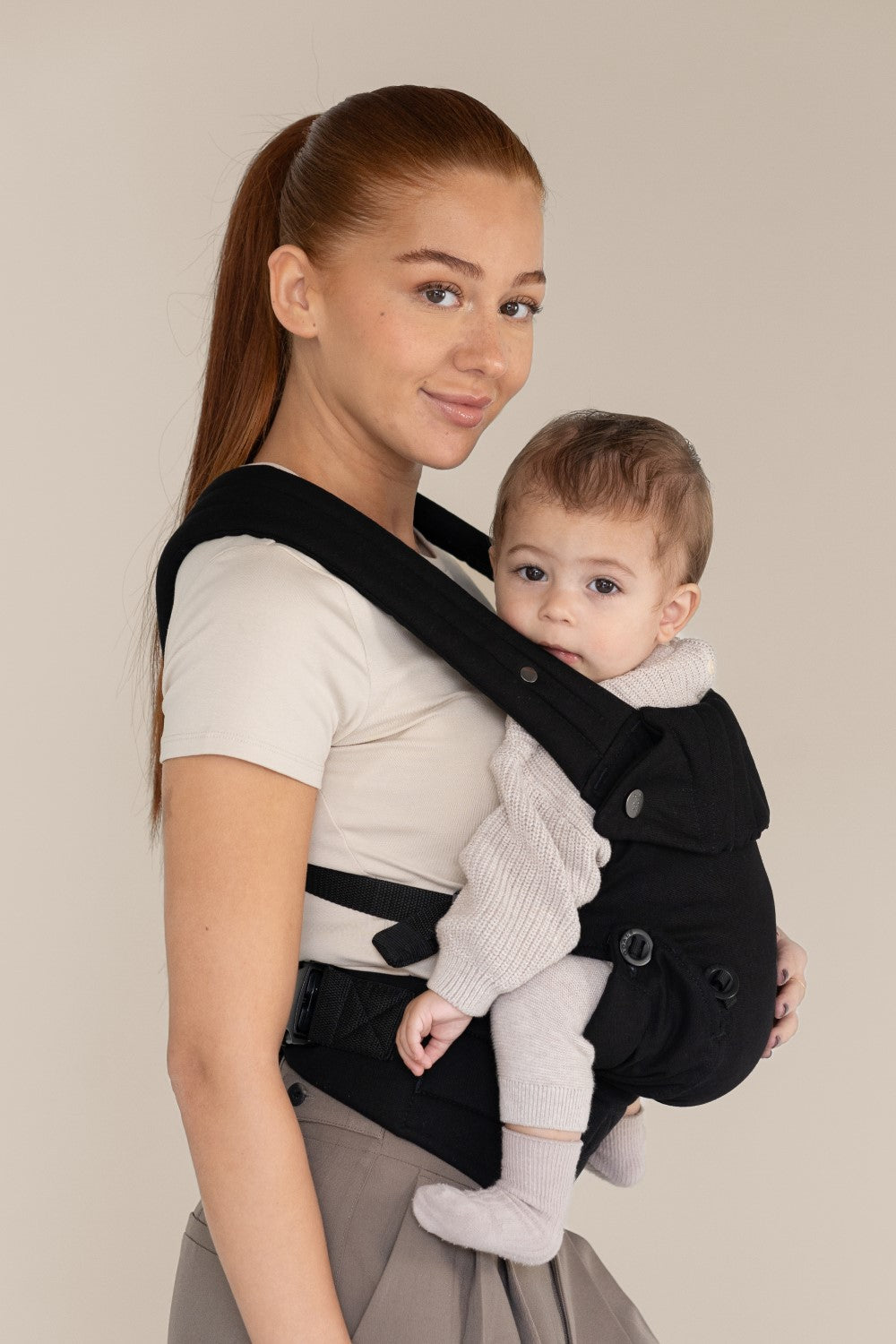 SOLACE CARRIER Nomad Noir Timeless Elegance in a Baby Carrier QOALE